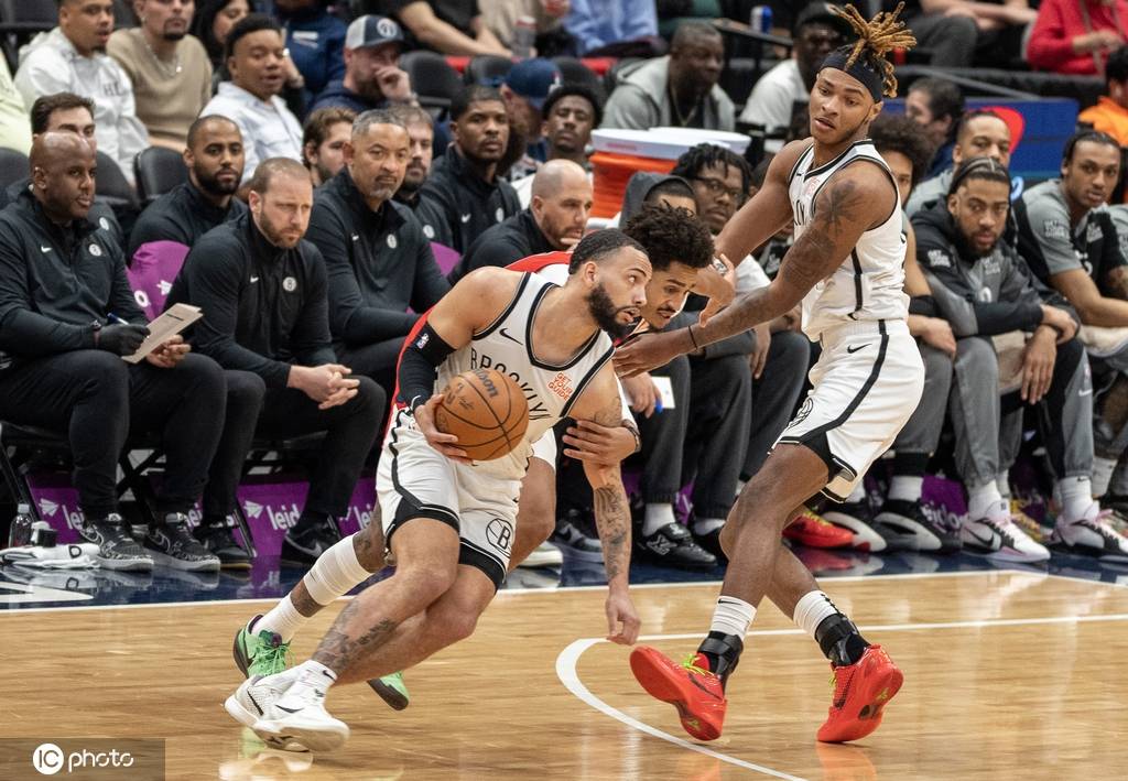 T-马丁20+5+4约翰逊空砍20分 篮网3分胜奇才