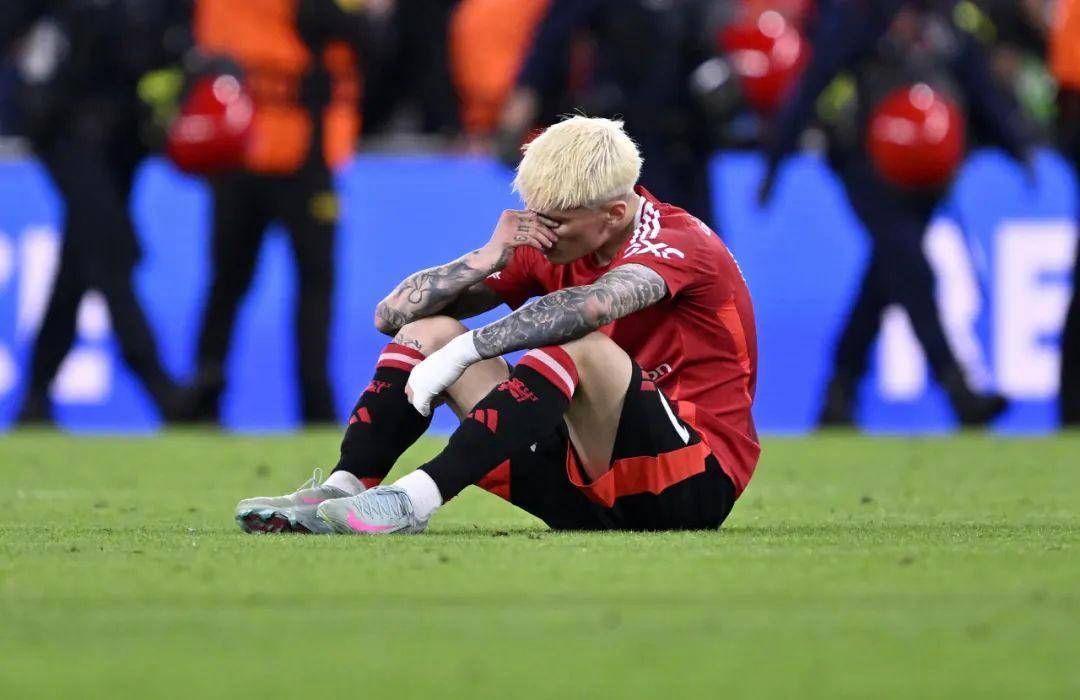 1.66亿镑欧冠收入打水漂！曼联单线作战能否换回亿元转会费新生？