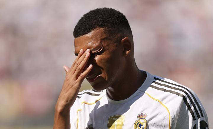 巴黎圣日耳曼大胜皇家马德里，姆巴佩首次对决旧主以惨败告终